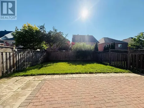 32 Oxfordshire Street Markham (berczy) ON L6C 2E1
