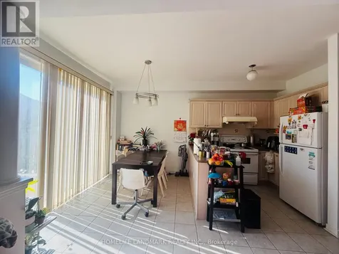 32 Oxfordshire Street Markham (berczy) ON L6C 2E1