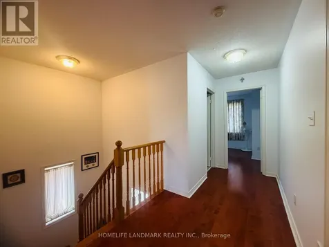 32 Oxfordshire Street Markham (berczy) ON L6C 2E1