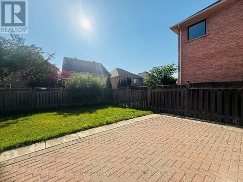 32 Oxfordshire Street Markham (berczy) ON L6C 2E1