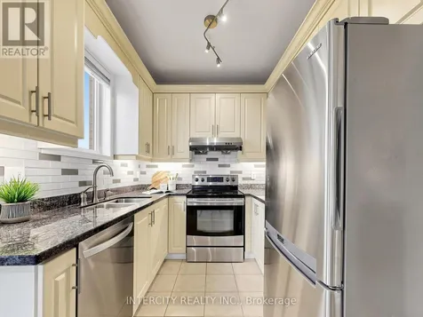 11 Charles Sturdy Road Markham (berczy) ON L6C 3A8