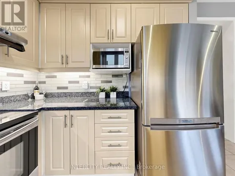 11 Charles Sturdy Road Markham (berczy) ON L6C 3A8