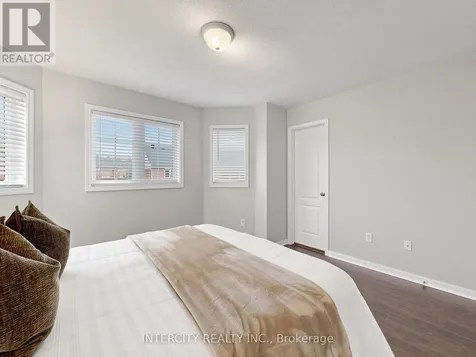 11 Charles Sturdy Road Markham (berczy) ON L6C 3A8