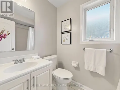 11 Charles Sturdy Road Markham (berczy) ON L6C 3A8