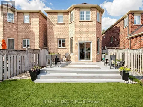 11 Charles Sturdy Road Markham (berczy) ON L6C 3A8