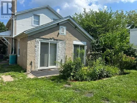 12 Cross Street St. Catharines (e. Chester) ON L2R 2W5