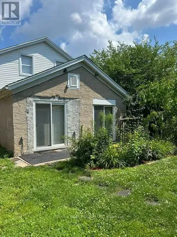 12 Cross Street St. Catharines (e. Chester) ON L2R 2W5