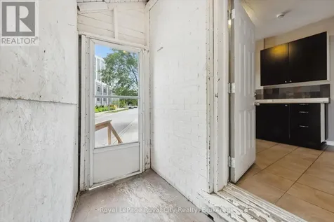 90 Neeve Street Guelph (st. Patrick's Ward) ON N1E 5S1