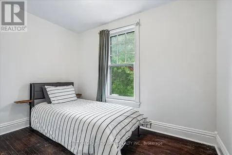 33 Saint Clair Avenue Hamilton (gibson) ON L8M 2N4