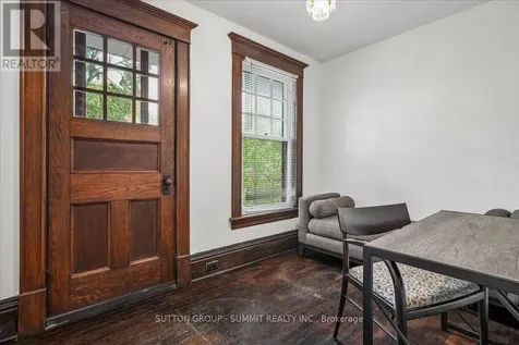33 Saint Clair Avenue Hamilton (gibson) ON L8M 2N4