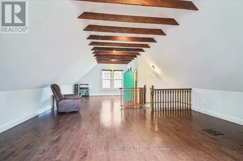 33 Saint Clair Avenue Hamilton (gibson) ON L8M 2N4