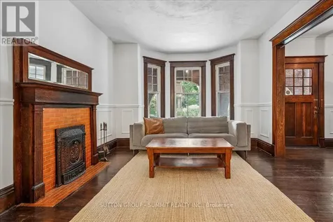 33 Saint Clair Avenue Hamilton (gibson) ON L8M 2N4