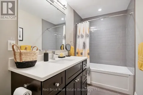 14 Brookhaven Court Guelph (kortright West) ON N1G 4C2