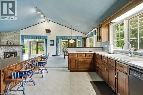 1046 Book Road West Ancaster ON L9G 3L1