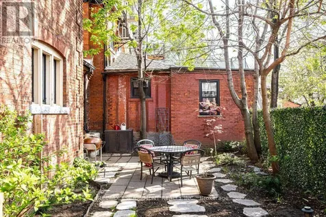58 Wellington Street South Hamilton (corktown) ON L8N 2R1