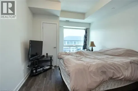 16 Markle Crescent Ancaster ON L9G 0H4