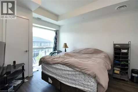 16 Markle Crescent Ancaster ON L9G 0H4