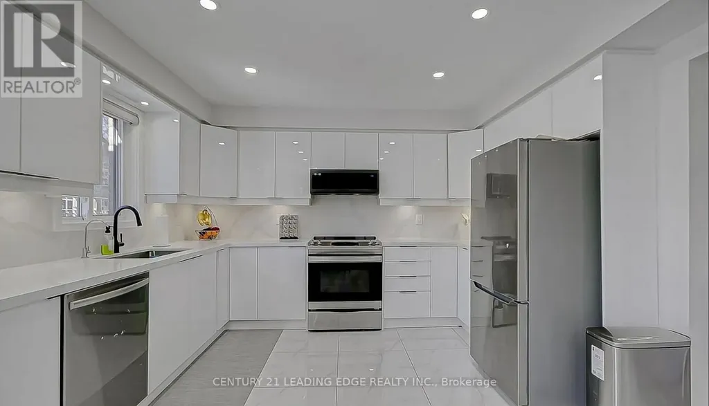 220 Olde Bayview Avenue Richmond Hill (oak Ridges Lake Wilcox) ON L4E 3C7