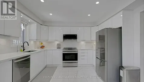 220 Olde Bayview Avenue Richmond Hill (oak Ridges Lake Wilcox) ON L4E 3C7