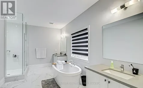 220 Olde Bayview Avenue Richmond Hill (oak Ridges Lake Wilcox) ON L4E 3C7