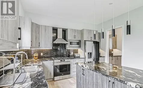 220 Olde Bayview Avenue Richmond Hill (oak Ridges Lake Wilcox) ON L4E 3C7