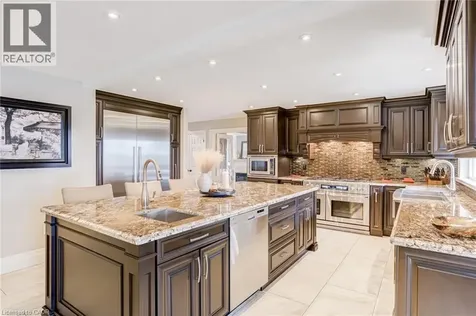 994 Courtland Drive Ancaster ON L9G 3L1