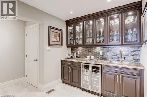 994 Courtland Drive Ancaster ON L9G 3L1