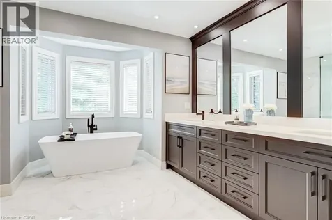 994 Courtland Drive Ancaster ON L9G 3L1