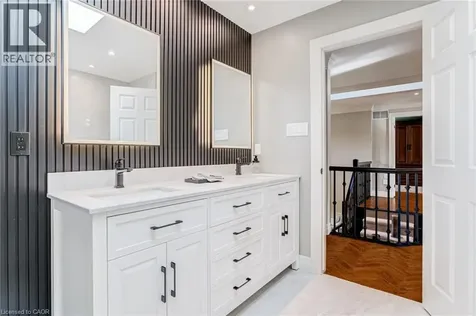 994 Courtland Drive Ancaster ON L9G 3L1