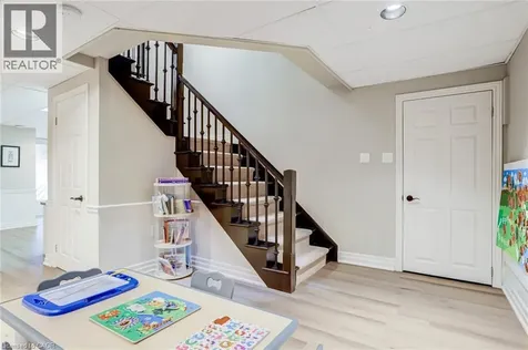 994 Courtland Drive Ancaster ON L9G 3L1