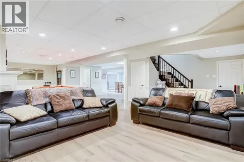 994 Courtland Drive Ancaster ON L9G 3L1