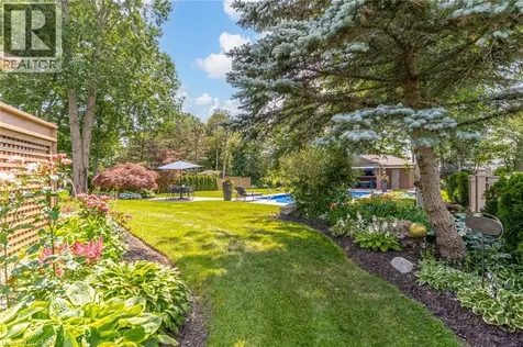 994 Courtland Drive Ancaster ON L9G 3L1