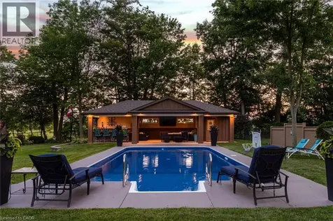 994 Courtland Drive Ancaster ON L9G 3L1