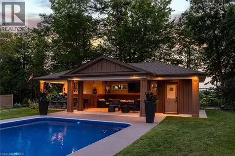 994 Courtland Drive Ancaster ON L9G 3L1