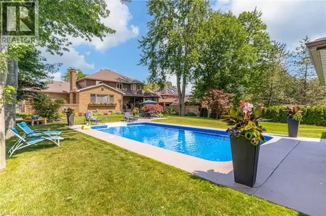 994 Courtland Drive Ancaster ON L9G 3L1