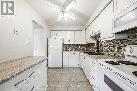 564 Sheraton Road Burlington (appleby) ON L7L 4B2