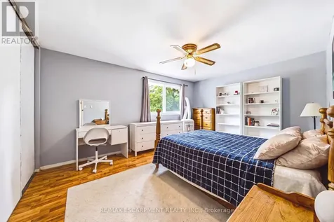 564 Sheraton Road Burlington (appleby) ON L7L 4B2