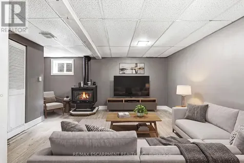 564 Sheraton Road Burlington (appleby) ON L7L 4B2