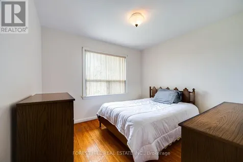 73 Talent Crescent Toronto (humbermede) ON M9M 2N5