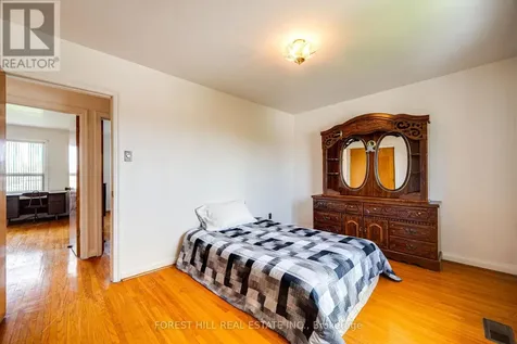 73 Talent Crescent Toronto (humbermede) ON M9M 2N5