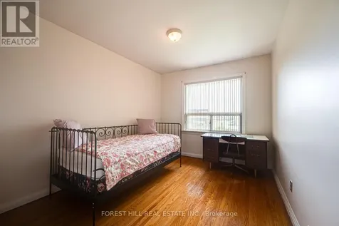 73 Talent Crescent Toronto (humbermede) ON M9M 2N5