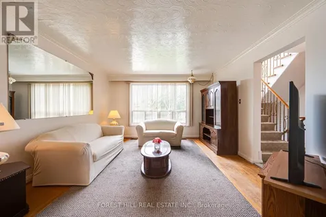 73 Talent Crescent Toronto (humbermede) ON M9M 2N5