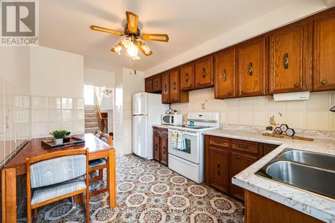 73 Talent Crescent Toronto (humbermede) ON M9M 2N5
