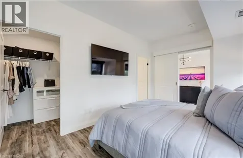 332 Gosling Gardens Guelph ON N1L 0P8