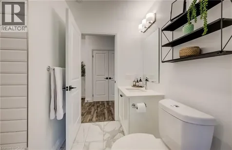 332 Gosling Gardens Guelph ON N1L 0P8