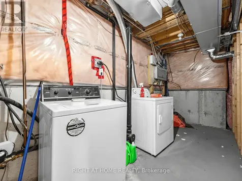 1442 Bridgeport Street Oshawa (taunton) ON L1K 2P5