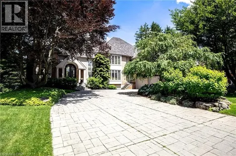 15 Peppertree Crescent Ancaster ON L9G 4L8