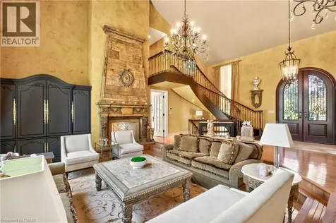 15 Peppertree Crescent Ancaster ON L9G 4L8