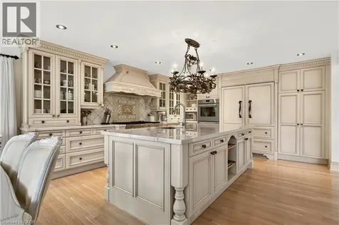 15 Peppertree Crescent Ancaster ON L9G 4L8