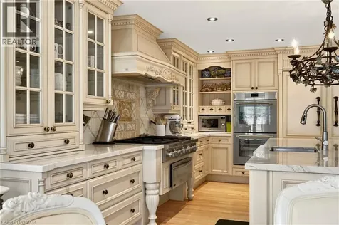 15 Peppertree Crescent Ancaster ON L9G 4L8